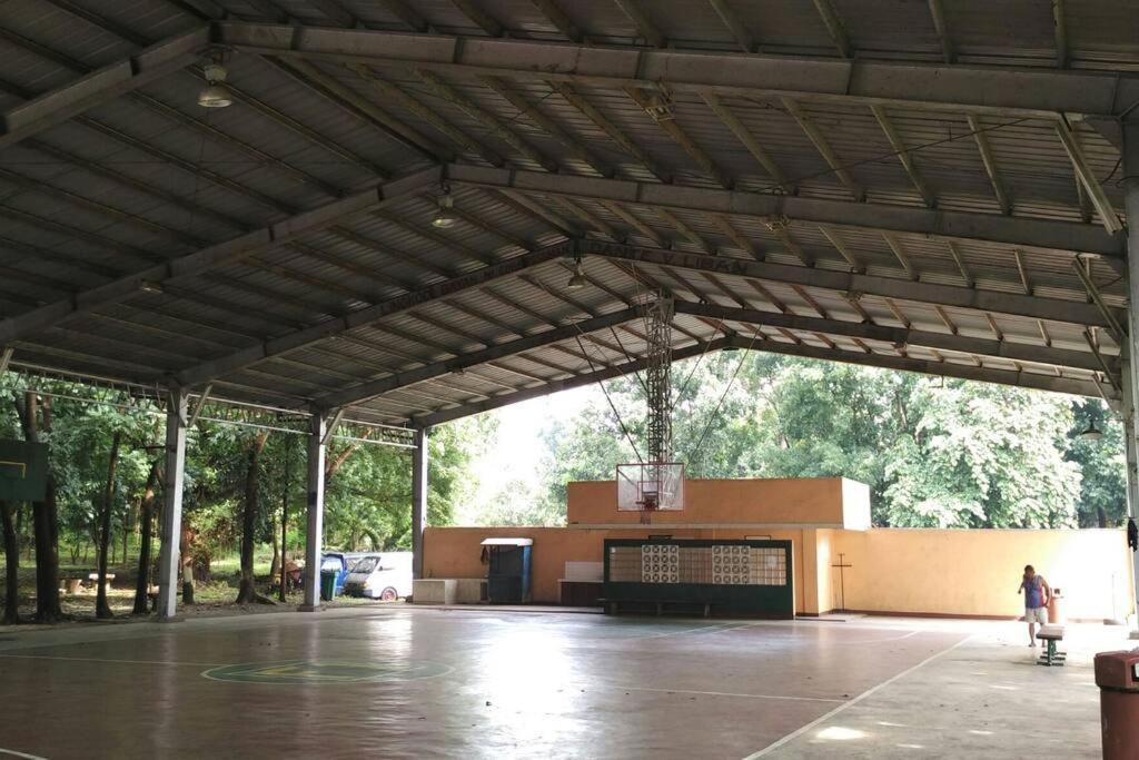 Big House In Quezon City Manila Esterno foto